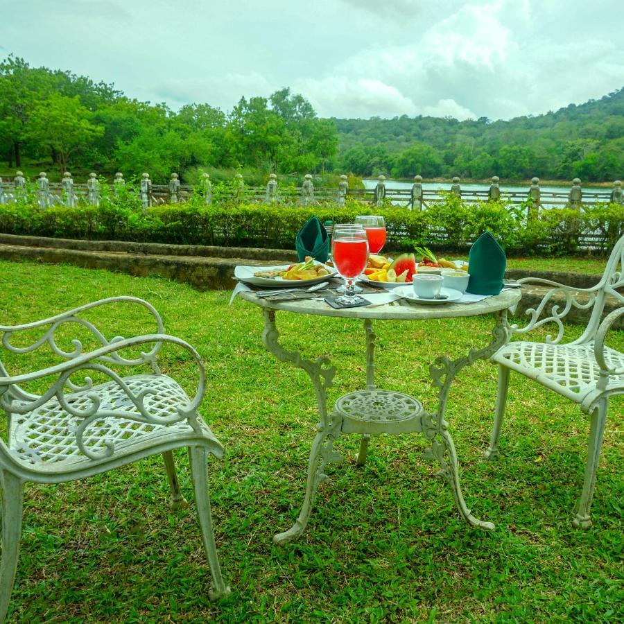 Kodigahawewa Forest Resort ティッサマハーラーマ エクステリア 写真