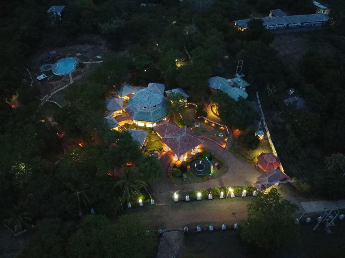 Kodigahawewa Forest Resort ティッサマハーラーマ エクステリア 写真