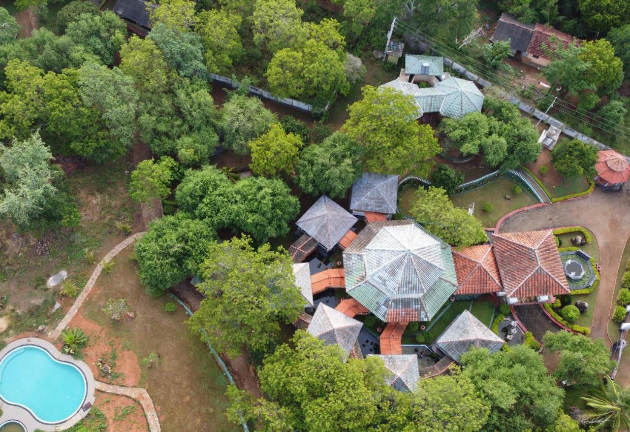 Kodigahawewa Forest Resort ティッサマハーラーマ エクステリア 写真