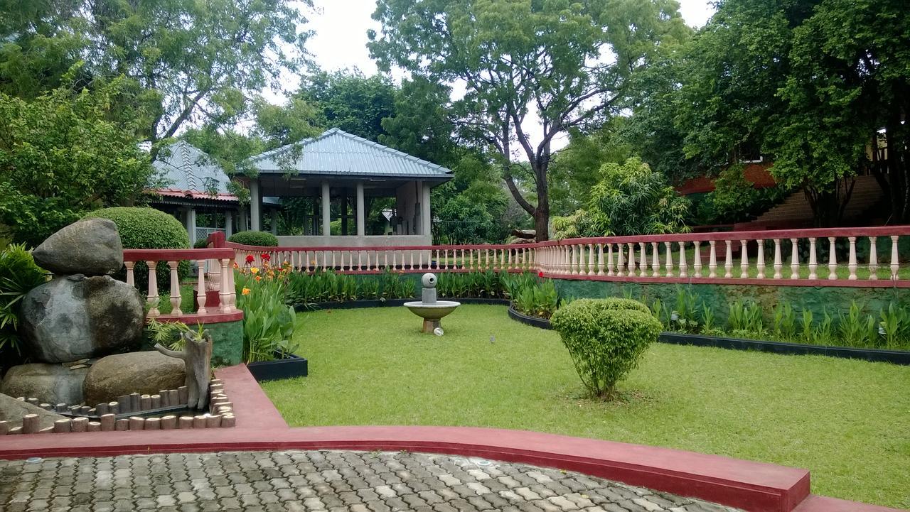 Kodigahawewa Forest Resort ティッサマハーラーマ エクステリア 写真