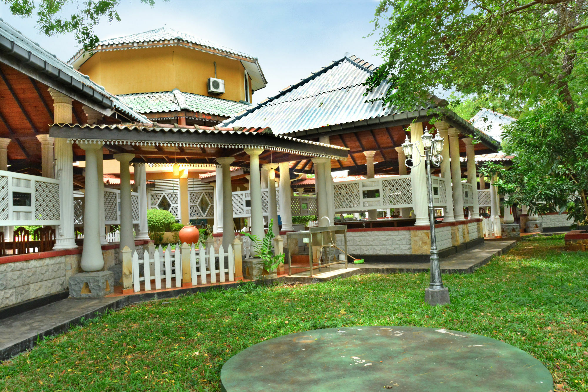Kodigahawewa Forest Resort ティッサマハーラーマ エクステリア 写真