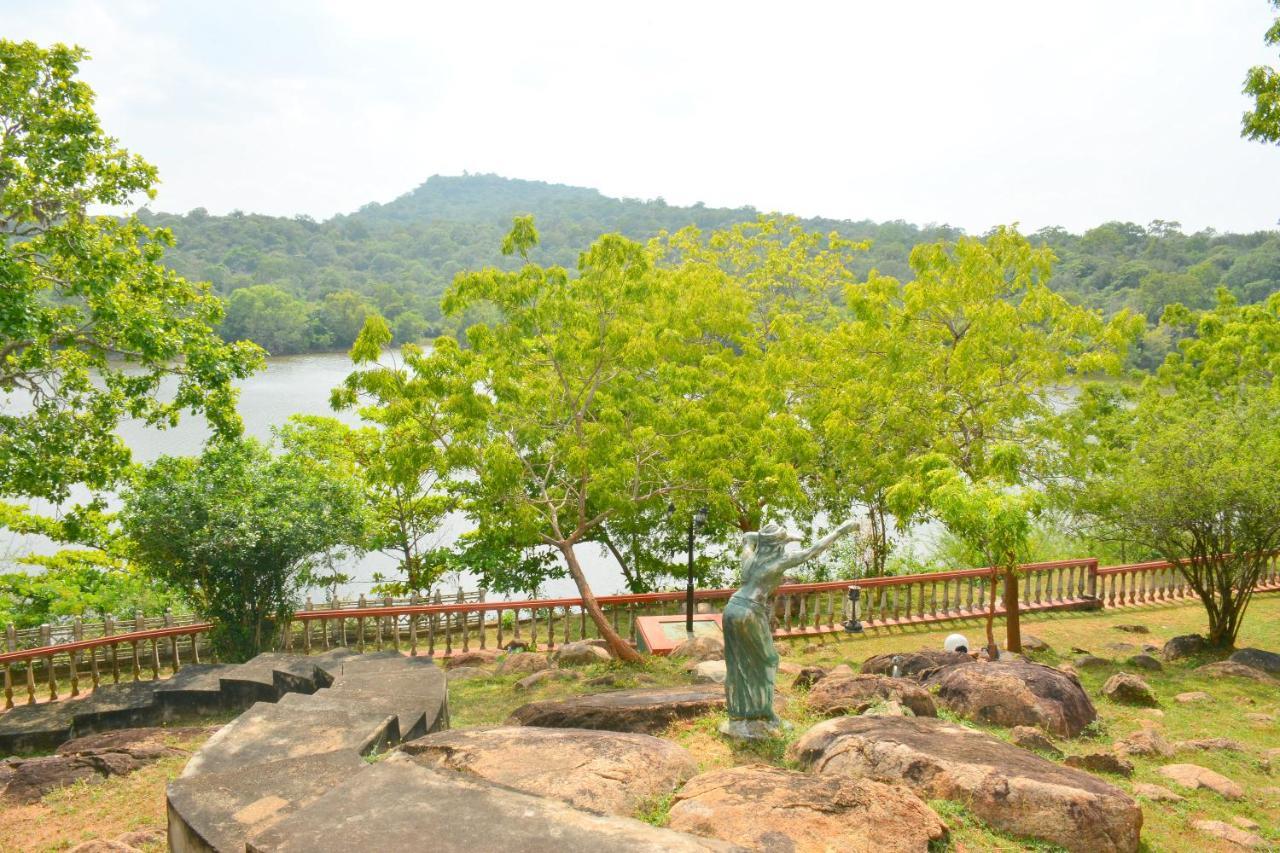 Kodigahawewa Forest Resort ティッサマハーラーマ エクステリア 写真