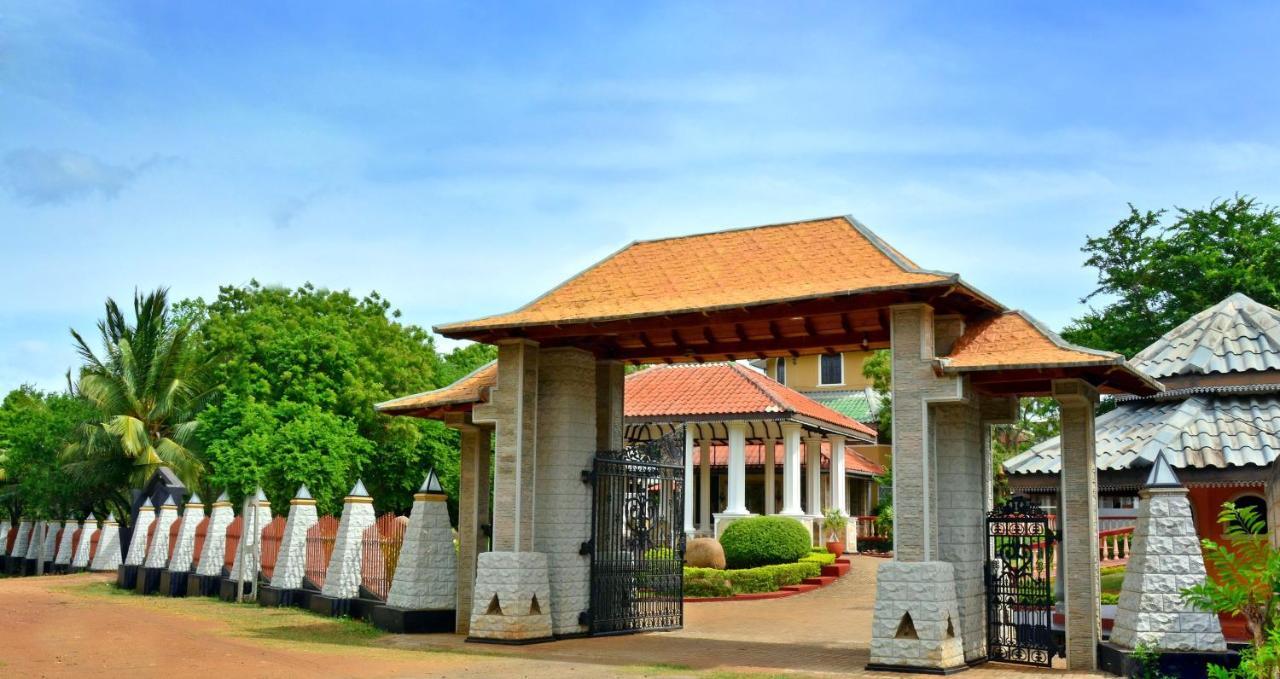 Kodigahawewa Forest Resort ティッサマハーラーマ エクステリア 写真