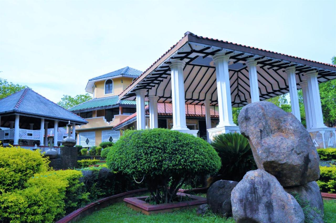 Kodigahawewa Forest Resort ティッサマハーラーマ エクステリア 写真